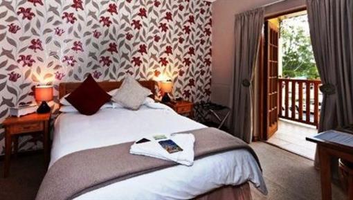 фото отеля Lodge on Main Guest House and Conference Centre