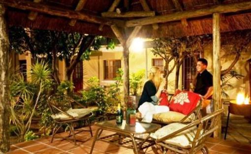 фото отеля Lodge on Main Guest House and Conference Centre