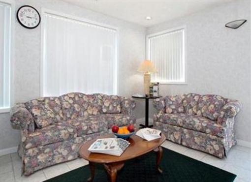 фото отеля Rodeway Inn & Suites New Paltz