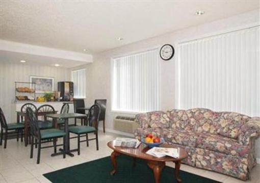фото отеля Rodeway Inn & Suites New Paltz