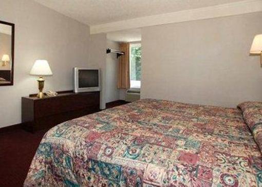 фото отеля Rodeway Inn & Suites New Paltz