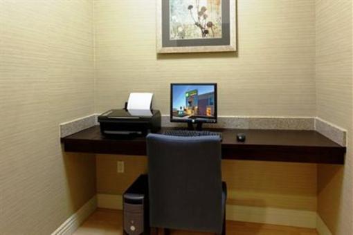фото отеля Holiday Inn Express Benicia