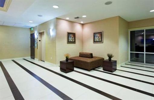 фото отеля Holiday Inn Express Benicia