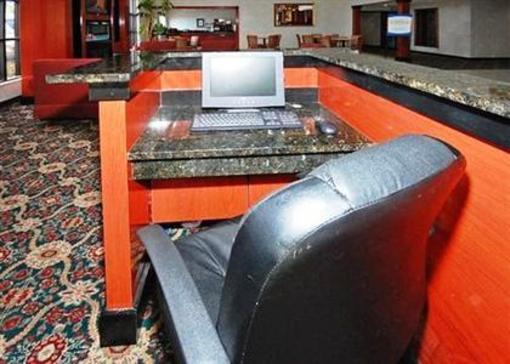 фото отеля Comfort Inn Airport Flint