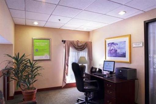 фото отеля La Quinta Inn & Suites Stamford