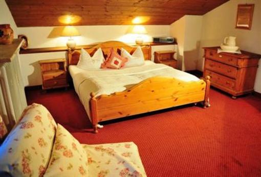 фото отеля Hotel Garni Föhrenhof Farchant