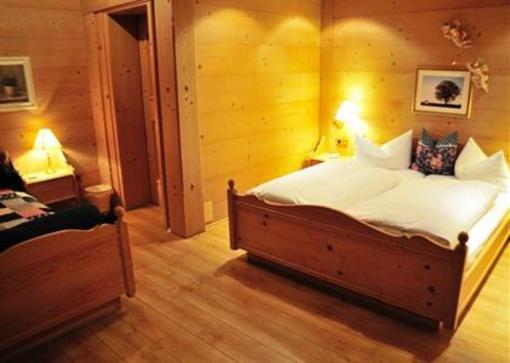 фото отеля Hotel Garni Föhrenhof Farchant