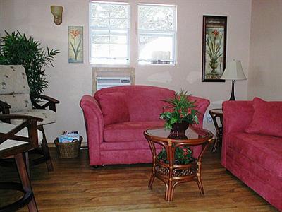 фото отеля Pomegranate House & Cottages