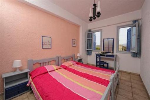 фото отеля Iris Beach Malia Studios & Apartments