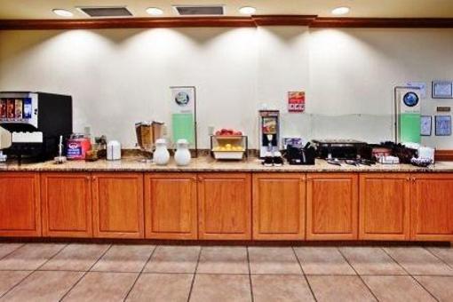 фото отеля Country Inn & Suites Tifton