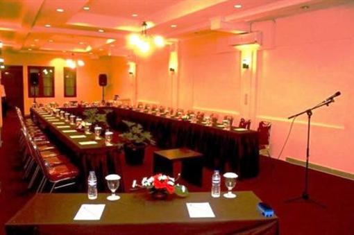 фото отеля Lotus Hotel Bandung