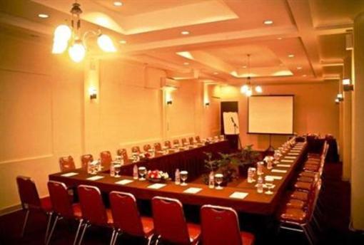 фото отеля Lotus Hotel Bandung