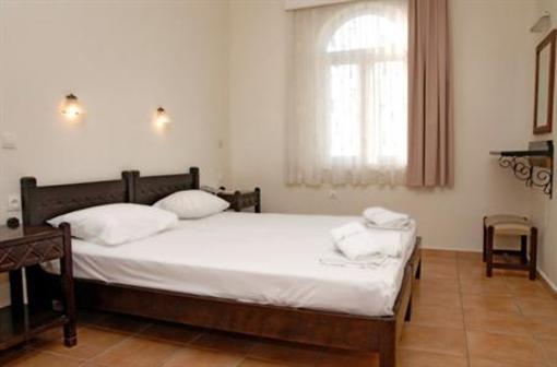 фото отеля Corinna Mare Apartments & Suites