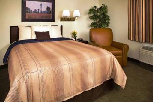 фото отеля Hawthorn Suites by Wyndham Greensboro