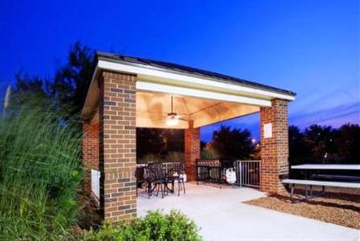 фото отеля Hawthorn Suites by Wyndham Greensboro