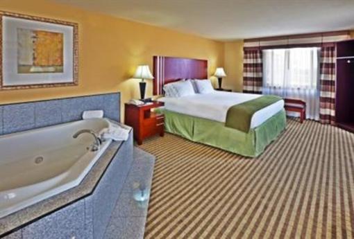 фото отеля Holiday Inn Express Hotel & Suites Ponca City