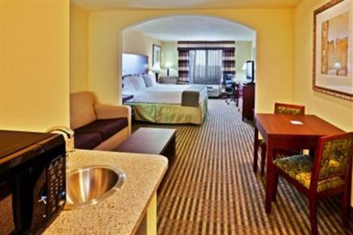 фото отеля Holiday Inn Express Hotel & Suites Ponca City