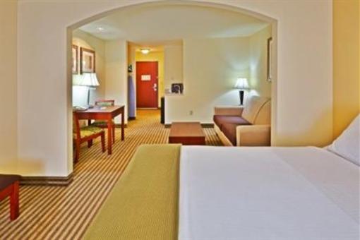 фото отеля Holiday Inn Express Hotel & Suites Ponca City