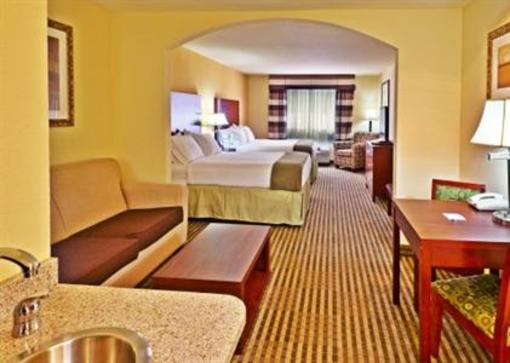 фото отеля Holiday Inn Express Hotel & Suites Ponca City