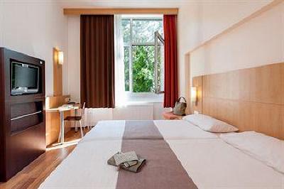 фото отеля Ibis Berlin Neukoelln