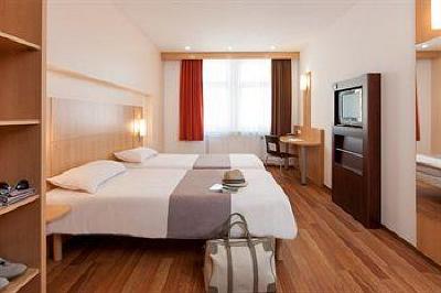 фото отеля Ibis Berlin Neukoelln