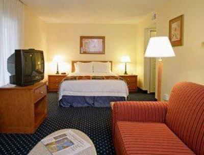 фото отеля Gatehouse Suites East Lansing