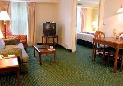фото отеля Gatehouse Suites East Lansing