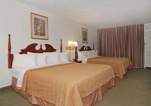 фото отеля Quality Inn & Suites Hendersonville