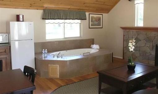 фото отеля Bay Meadows Resort Big Bear Lake