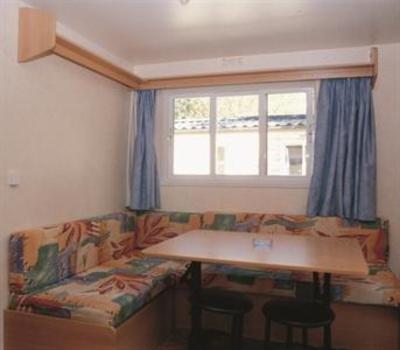 фото отеля Hostal Els Roures Sant Pau de Seguries