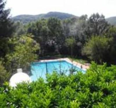 фото отеля Hostal Els Roures Sant Pau de Seguries
