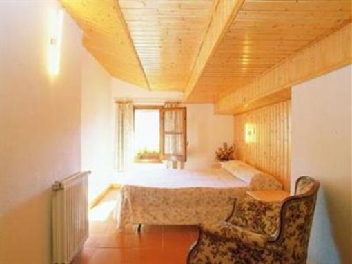 фото отеля Hostal Els Roures Sant Pau de Seguries