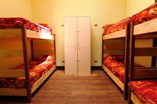 фото отеля Santiago Backpackers