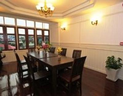 фото отеля Rachakarun Park Serviced Apartment