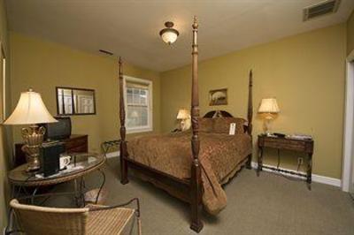 фото отеля Barksdale House Inn