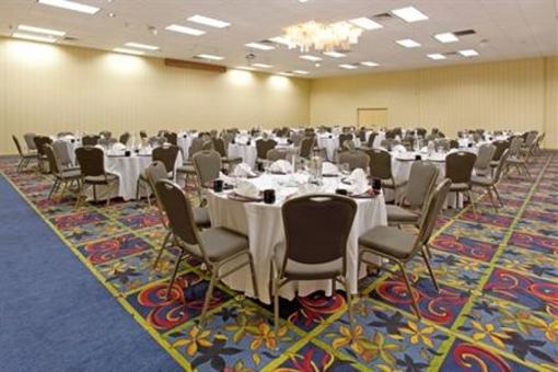 фото отеля Holiday Inn Cheyenne/I-80
