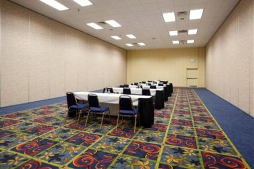 фото отеля Holiday Inn Cheyenne/I-80