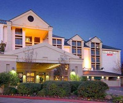 фото отеля Courtyard by Marriott Santa Rosa