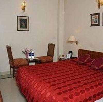 фото отеля Pals Inn
