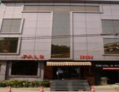 фото отеля Pals Inn