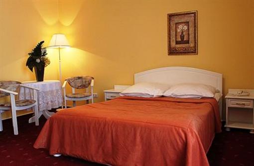фото отеля Renusz Hotel