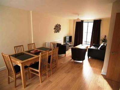 фото отеля Crompton Court Apartments London