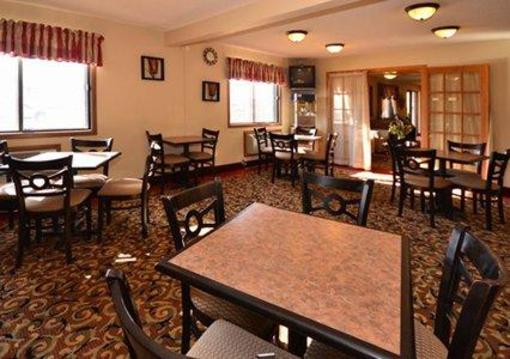 фото отеля Econo Lodge Inn & Suites Bettendorf