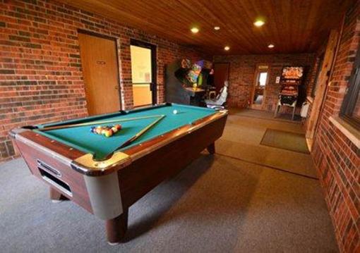 фото отеля Econo Lodge Inn & Suites Bettendorf