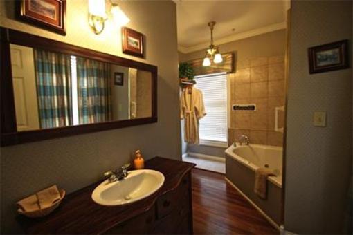 фото отеля Montgomery Inn