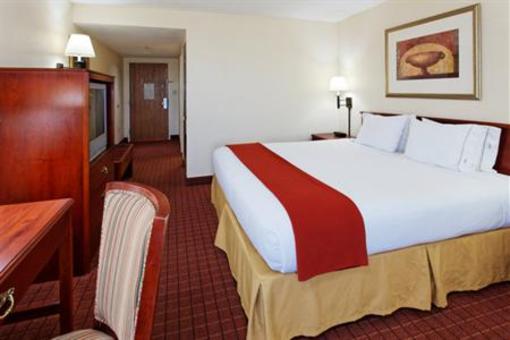 фото отеля Holiday Inn Express Hotel & Suites Crossville