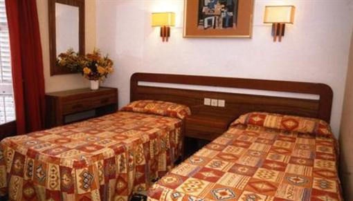 фото отеля Hostal Bonavista Calella