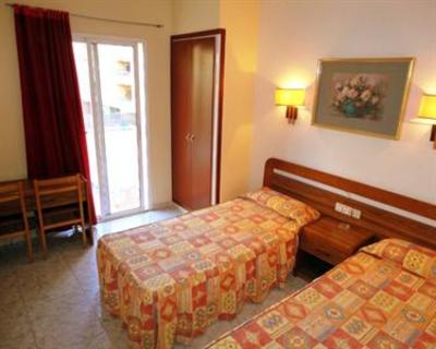 фото отеля Hostal Bonavista Calella