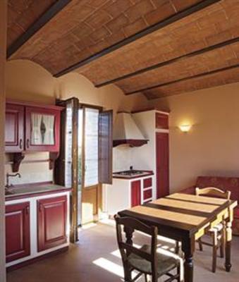 фото отеля Casale Etrusco Apartment Castagneto Carducci
