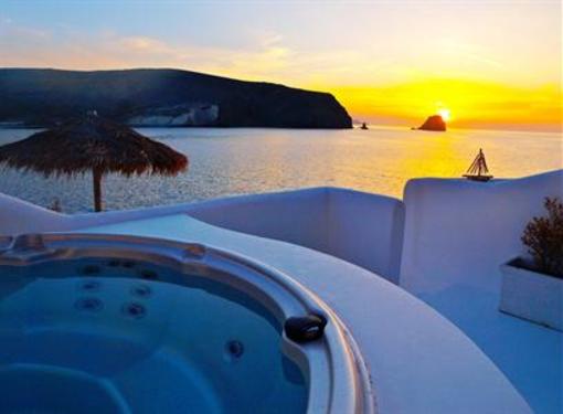 фото отеля Salt Suites and Executive Rooms